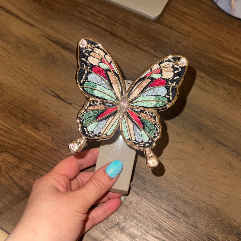 Bath and body works butterfly wallflower